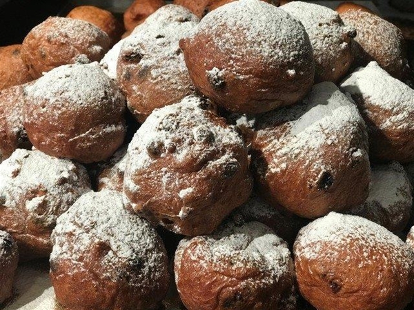 10 Oliebollen voor de prijs van 9 10 voor &euro; 11.25