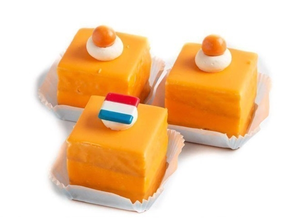 Oranje Petit Four